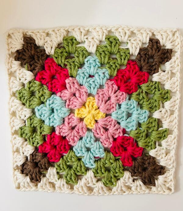 Mosaic Crochet Granny Square - Stylish Geometric Granny Square Crochet Pattern